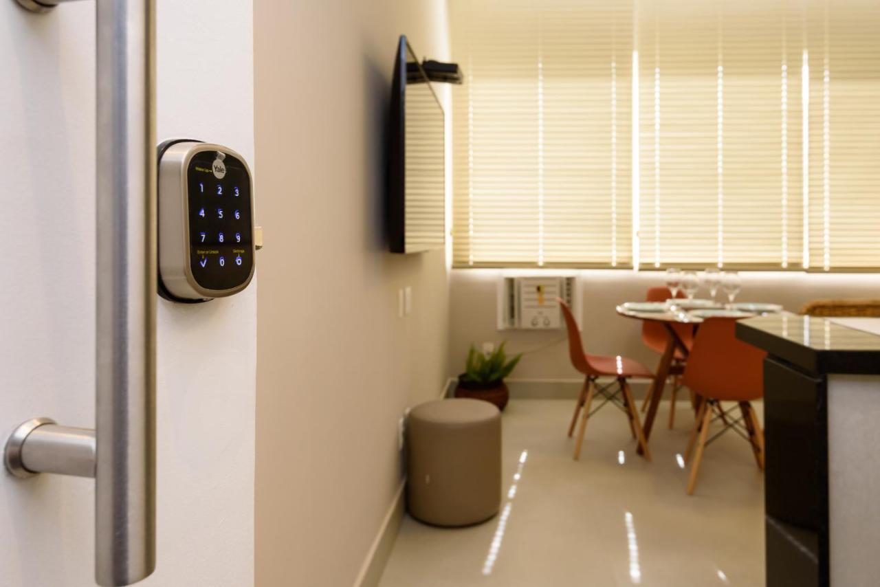 Pineapples Bt301 - Excelente Quarto E Sala, ótima Localização No Centro De Ipanema, Próximo Ao Metrô * Río de Janeiro